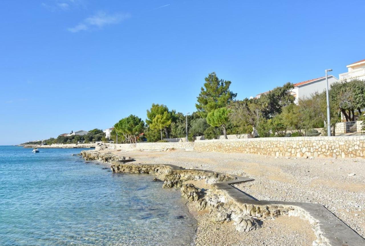 Villa Pag Mandre Buitenkant foto