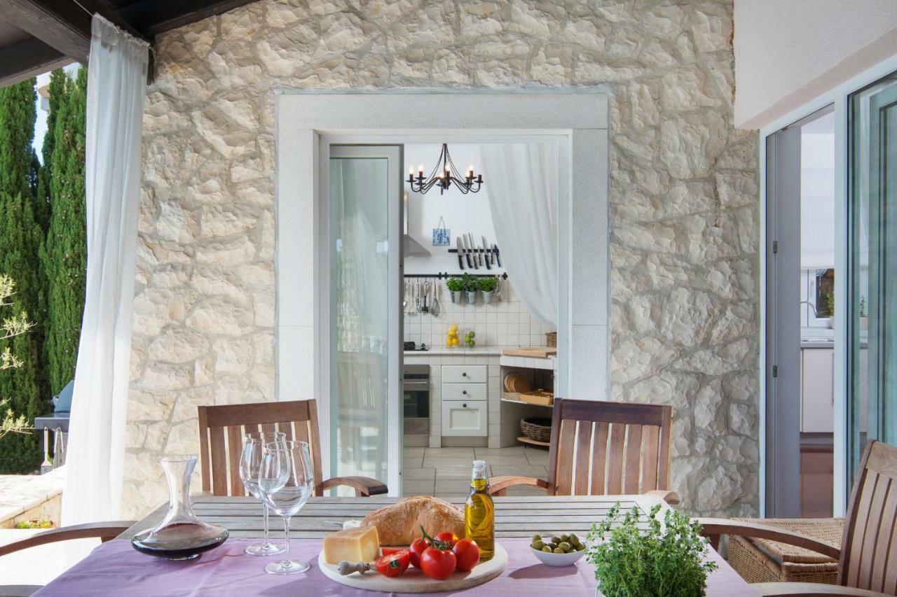 Villa Pag Mandre Buitenkant foto