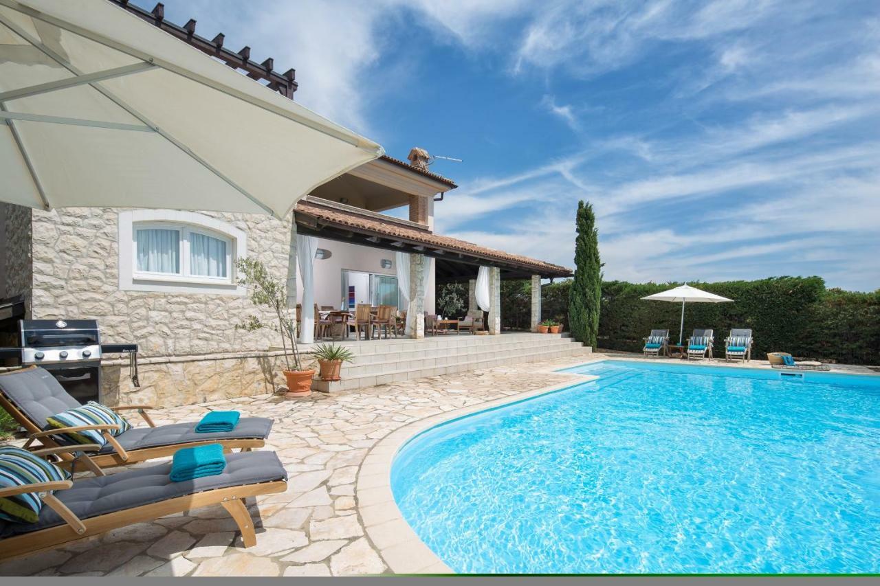 Villa Pag Mandre Buitenkant foto